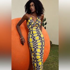 Vibrant color, summer dress 💛